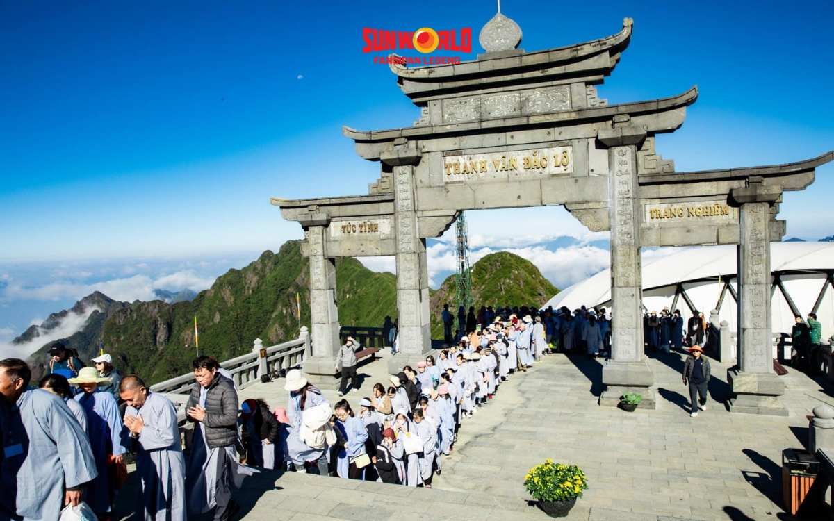 Chùa ở Fansipan: Thanh Vân Đắc Độ được xây dựng bằng đá xanh nguyên khối 