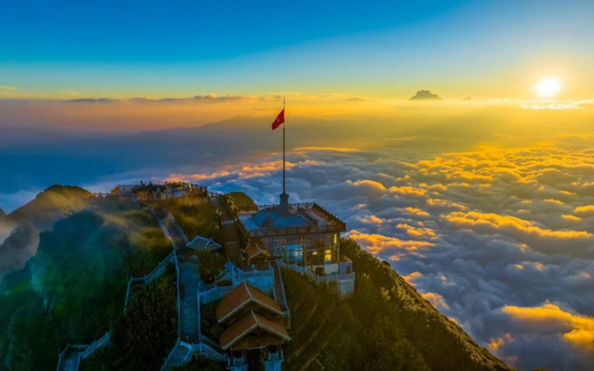 Chinh phục đỉnh Fansipan là trải nghiệm phải thử khi đi Sapa 1 ngày