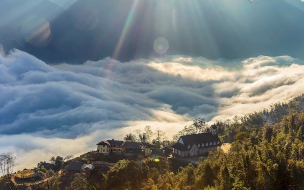 Săn mây và đắm chìm trong biển mây khi du lịch Sapa tháng 8