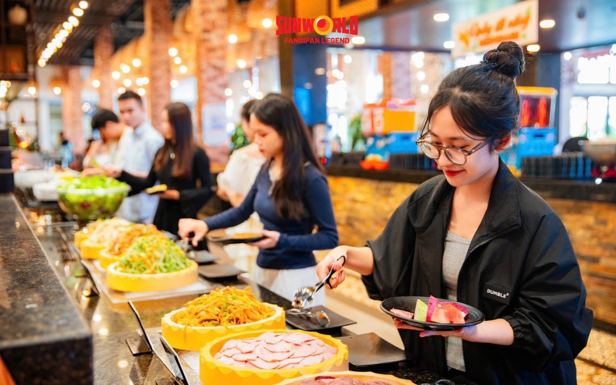 Nhà hàng Vân Sam phục vụ buffet Fansipan 