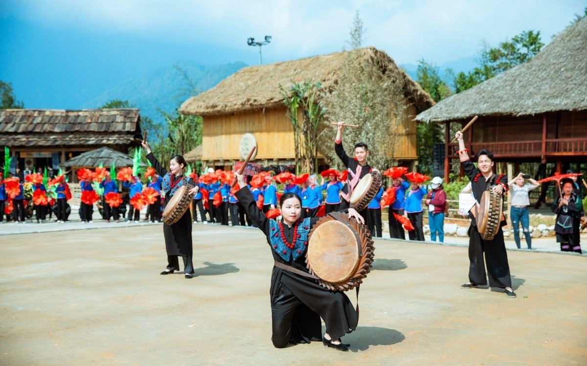 Trải nghiệm vé Buffet tối Bản Mây có gì đặc biệt?