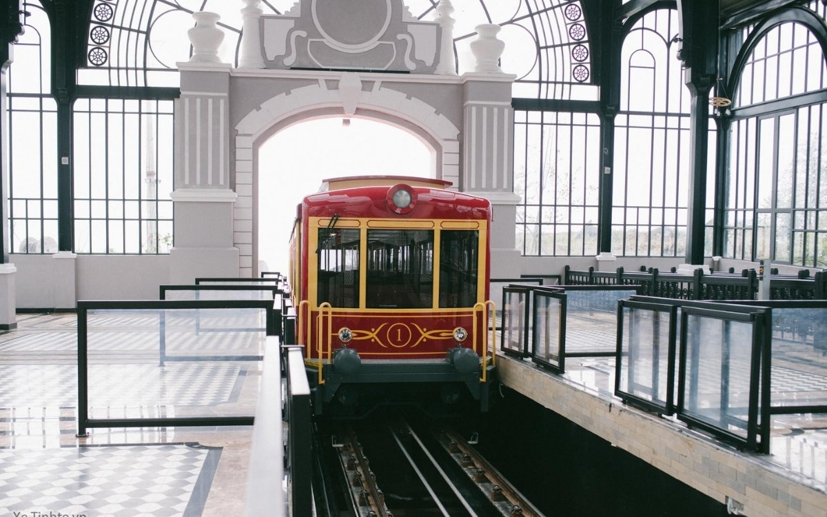 Tàu hỏa leo núi Mường Hoa