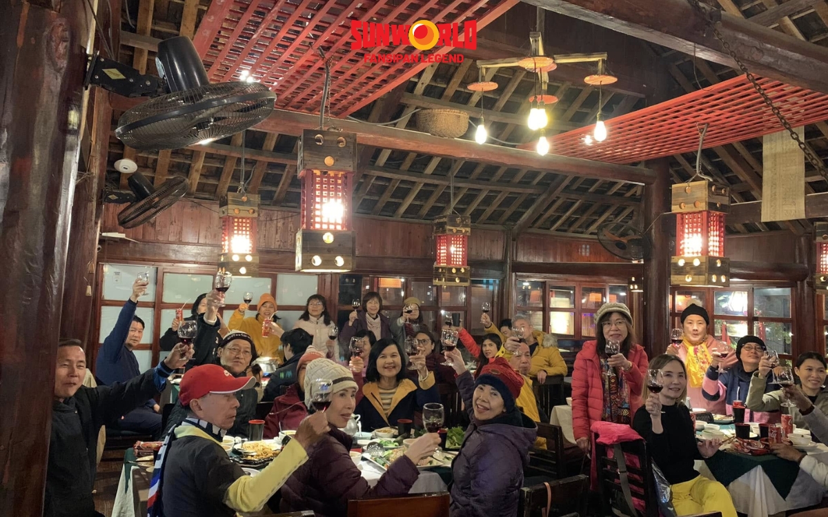 Nhà hàng Sapa: Nhà hàng Red Dzao House 