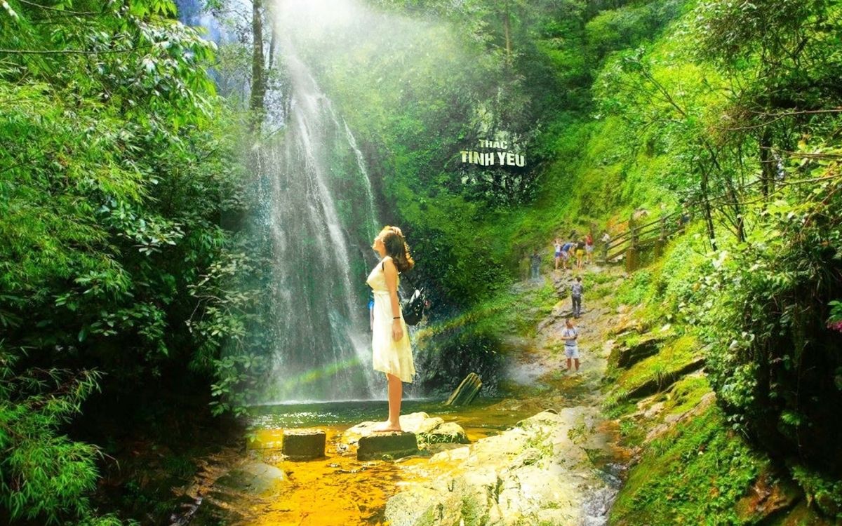 Check-in Thác Tình Yêu khi du lịch Sapa tháng 7