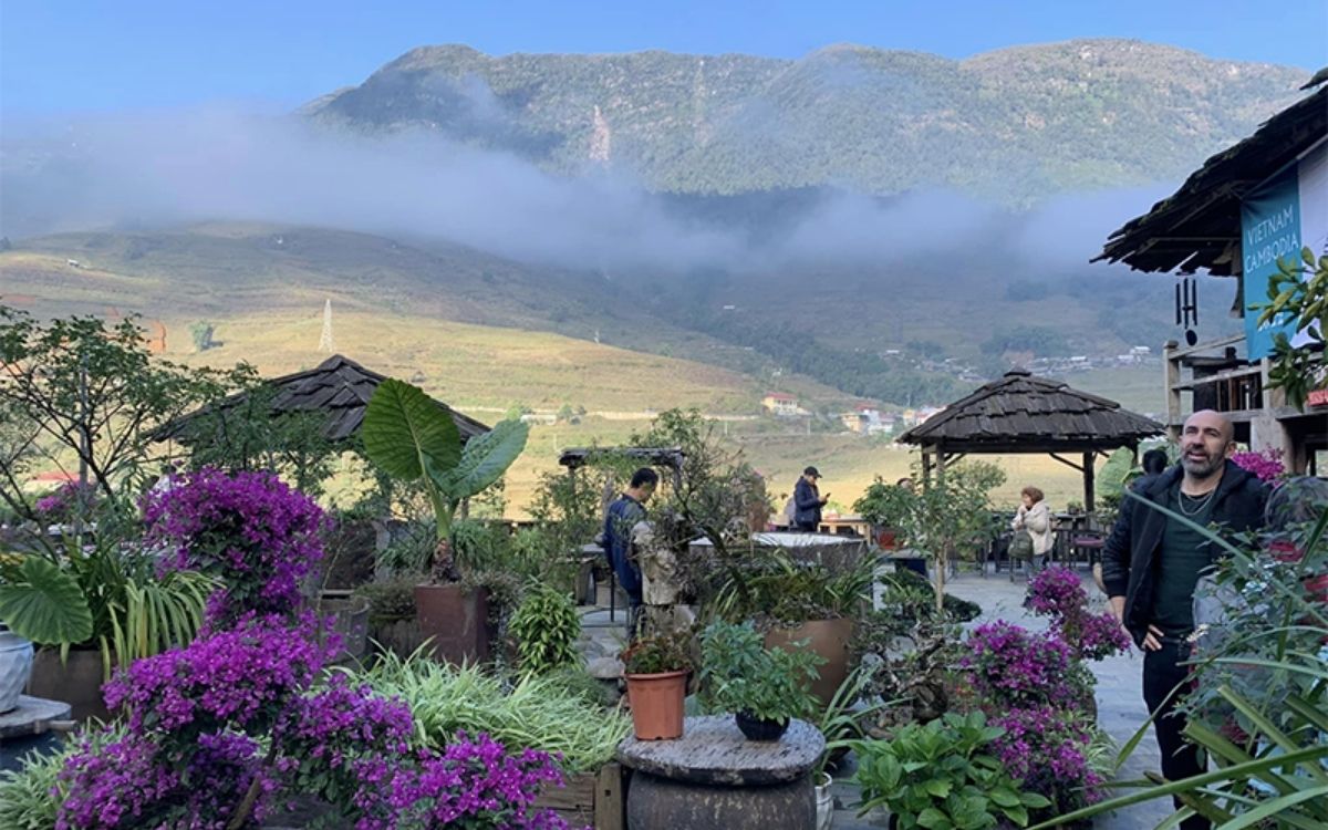 View ngắm Ruộng Bậc Thang và săn mây tại homestay Tả Van