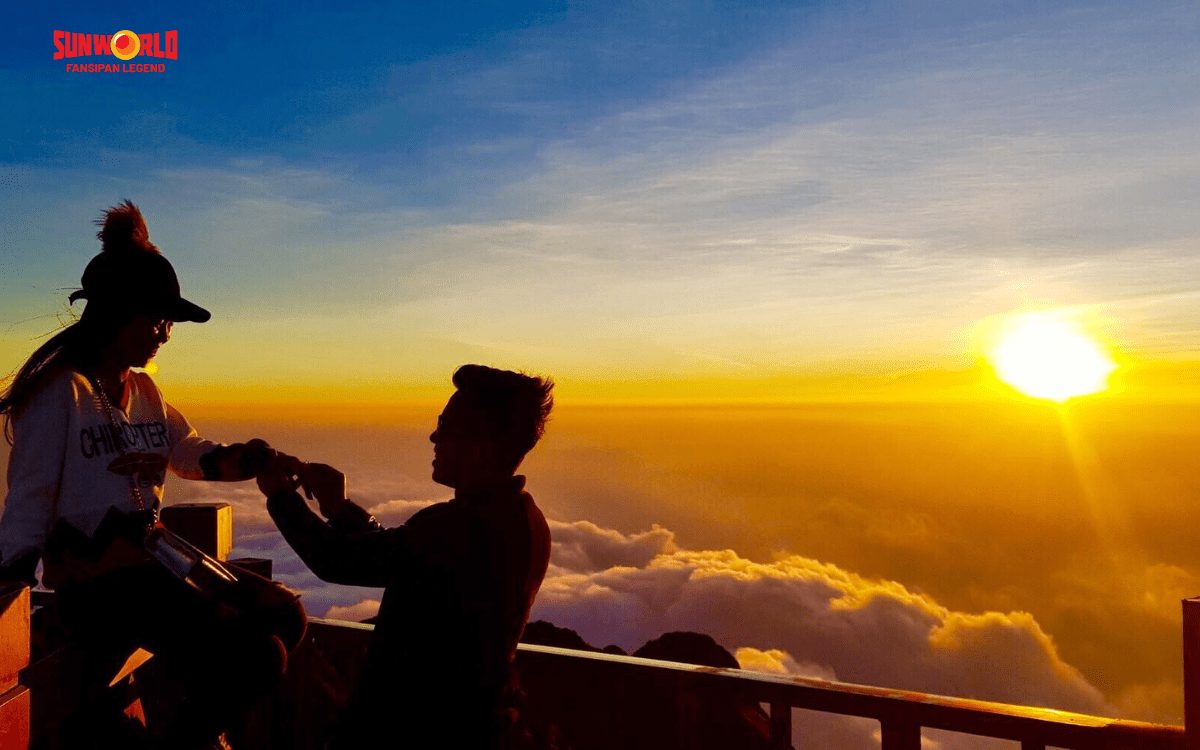 Nên đi Fansipan vào sáng hay chiều: Chụp ảnh hoàng hôn
