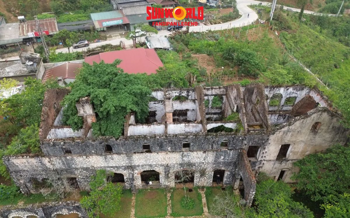 Tu viện cổ là địa điểm nhất định phải checkin khi đến bản Tả Phìn