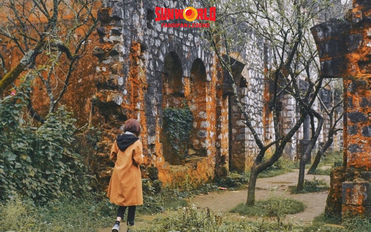 Tu viện cổ được xây dựng theo kiến trúc châu Âu