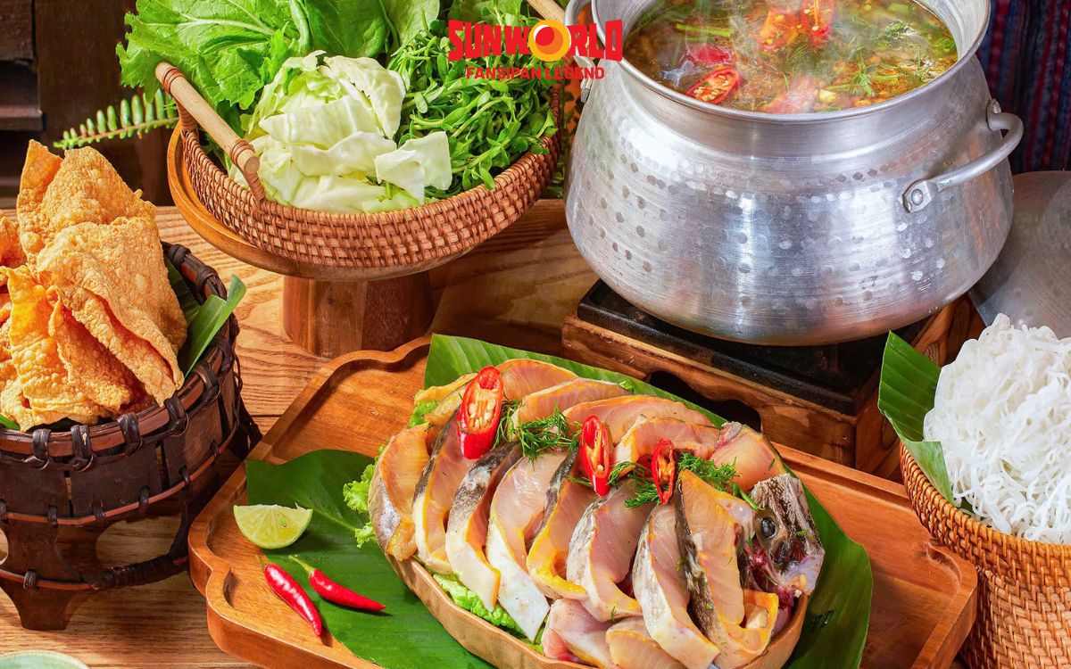 Lẩu cá tầm và cá hồi là lựa chọn số một cho bữa tối ấm cúng khi lên Sapa ăn gì.