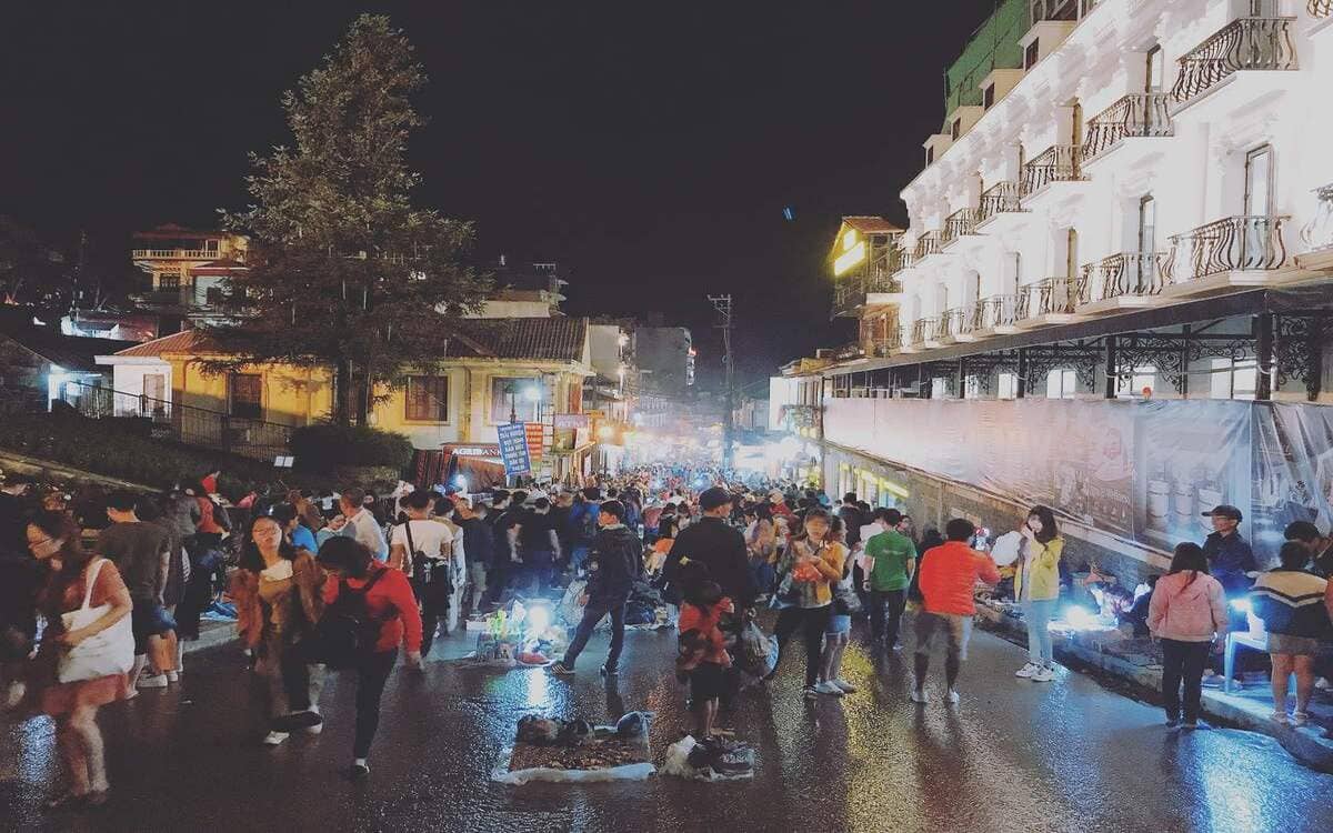 Kinh nghiệm tham quan chợ đêm Sapa chi tiết