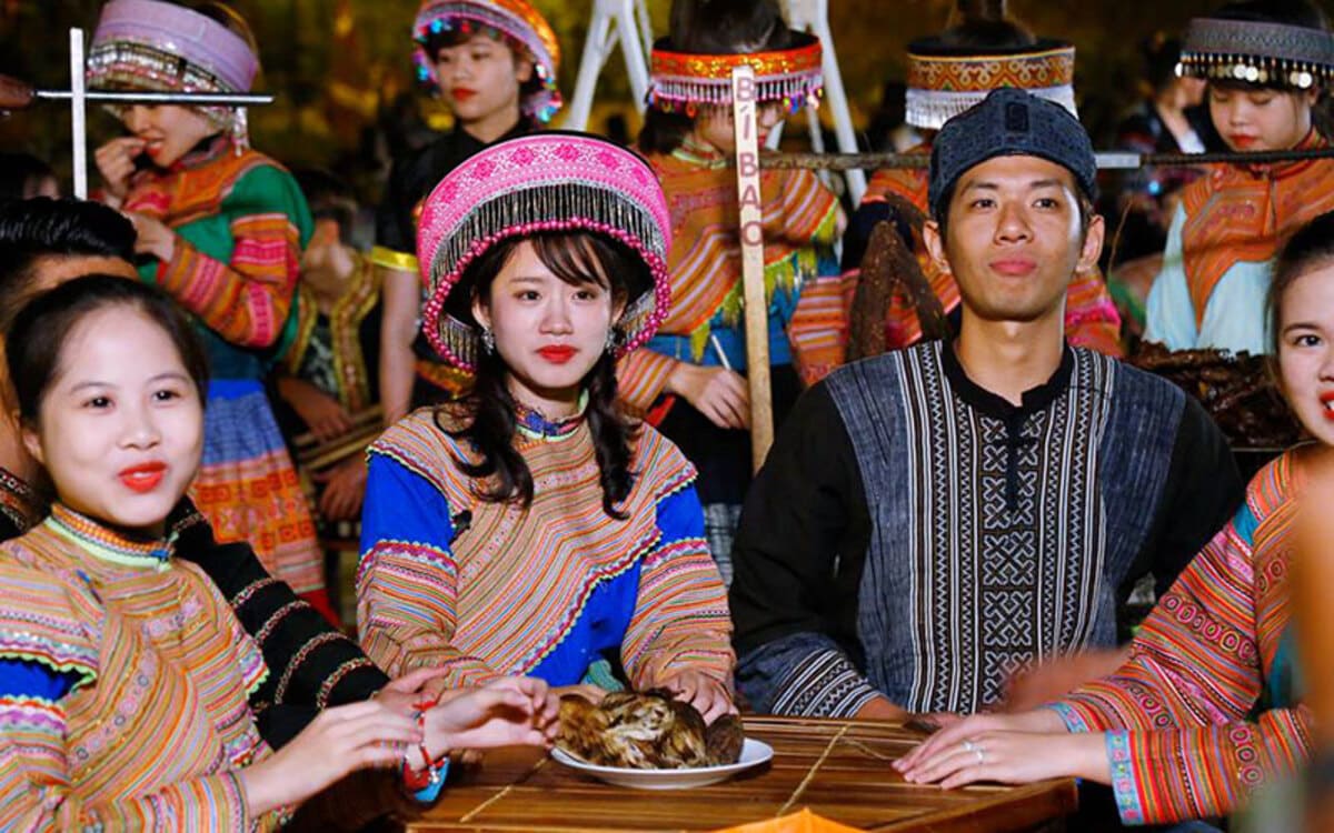 Thưởng thức các món đặc sản ẩm thực chợ tình Sapa về đêm