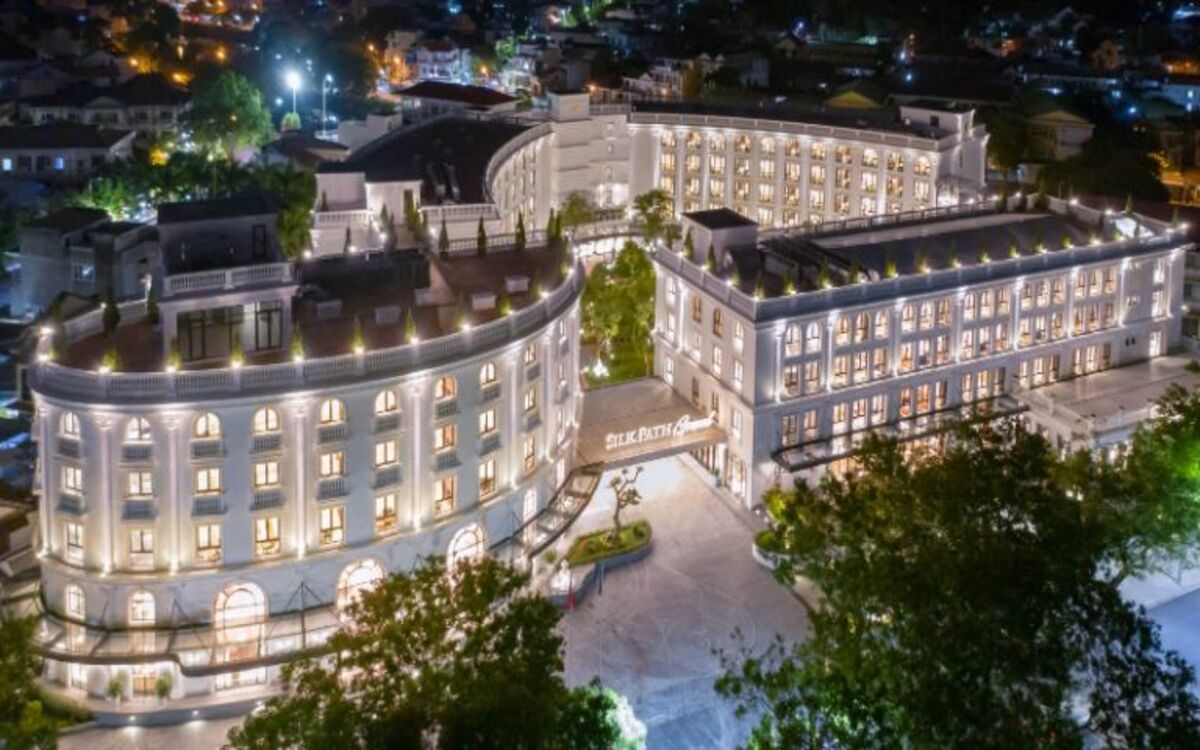 Silk Path Grand Sapa Resort & Spa là khách sạn ở Sapa gần trung tâm