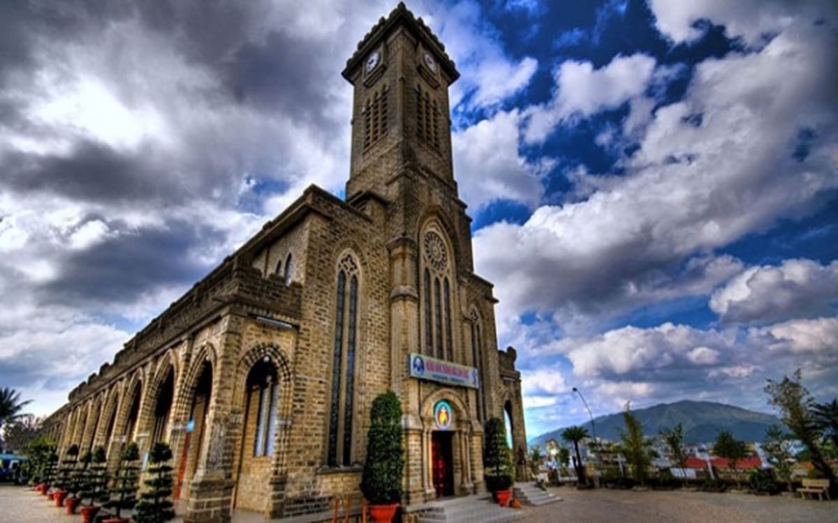 Địa chỉ Nhà Thờ Đá Sapa ở đâu?