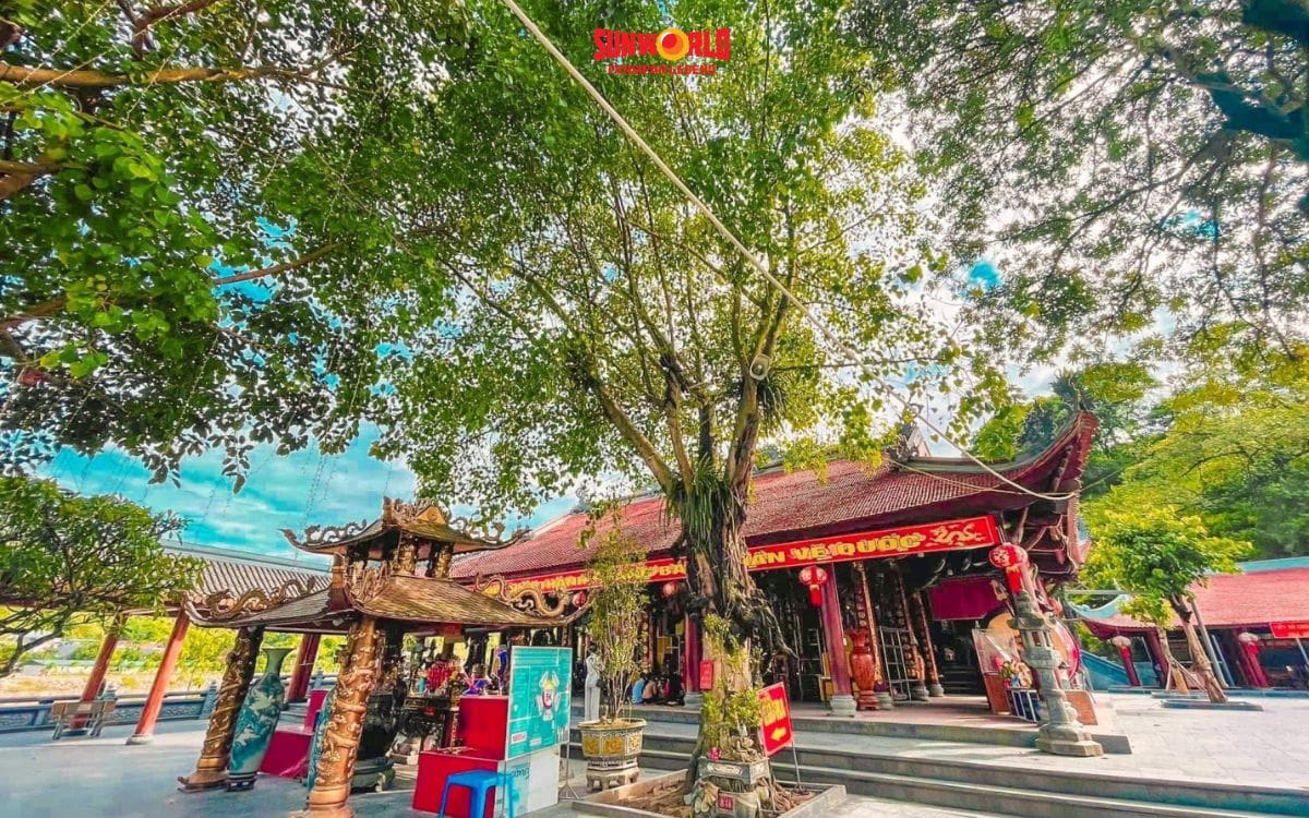 Thời điểm viếng đền Ông Hoàng Bảy Sapa