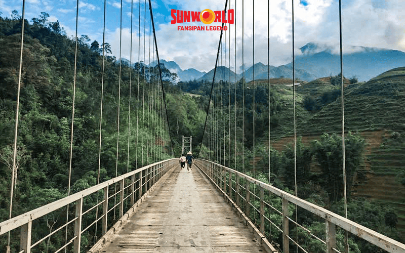 Ý Linh Hồ Sapa - Cầu Treo bắc ngang suối Mường Hoa